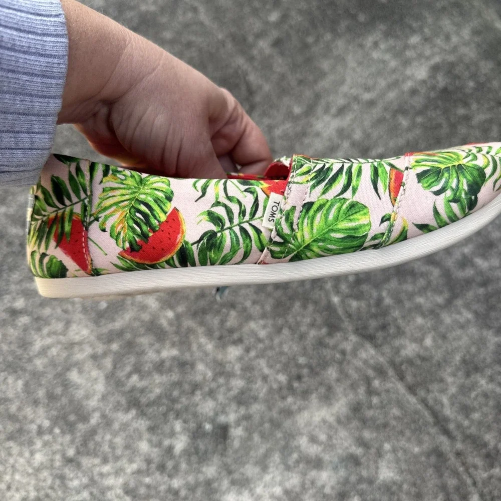 Toms‎ Classic Spanish Villa Watermelon Palms Womens 9 Print Canvas Shoe 10015068